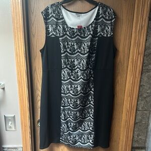 Avenue Black and Lace Sleeveless Sheath Dress